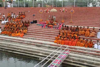 http://nithyananda.org/sites/default/files/photo-gallery/2015-11nov-17th-nithyananda-diary_IMG_7114_bnglr-adheenam-skandha-shasti-sannyas-initiation-ashramites-swamiji.JPG