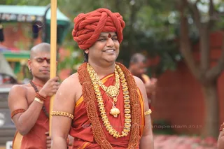 http://nithyananda.org/sites/default/files/photo-gallery/2015-11nov-17th-nithyananda-diary_IMG_7391_bnglr-adheenam-skandha-shasti-sura-samharam-temple-swamiji.JPG