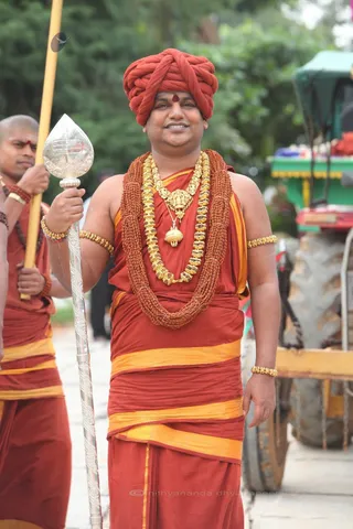http://nithyananda.org/sites/default/files/photo-gallery/2015-11nov-17th-nithyananda-diary_IMG_7397_bnglr-adheenam-skandha-shasti-sura-samharam-temple-swamiji.JPG