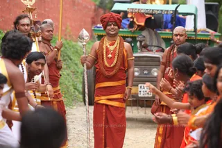 http://nithyananda.org/sites/default/files/photo-gallery/2015-11nov-17th-nithyananda-diary_IMG_7462_bnglr-adheenam-skandha-shasti-sura-samharam-procession-swamiji.JPG