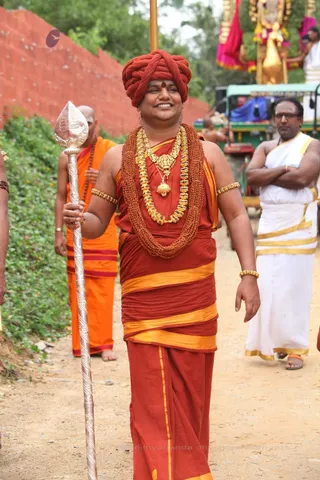 http://nithyananda.org/sites/default/files/photo-gallery/2015-11nov-17th-nithyananda-diary_IMG_7473_bnglr-adheenam-skandha-shasti-sura-samharam-procession-swamiji.JPG
