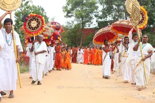 http://nithyananda.org/sites/default/files/photo-gallery/2015-11nov-17th-nithyananda-diary_IMG_7505_bnglr-adheenam-skandha-shasti-sura-samharam-procession-swamiji.JPG