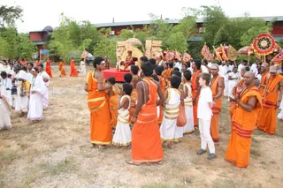 http://nithyananda.org/sites/default/files/photo-gallery/2015-11nov-17th-nithyananda-diary_IMG_7594_bnglr-adheenam-skandha-shasti-sura-samharam-event-swamiji.JPG