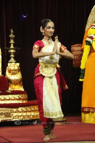 http://nithyananda.org/sites/default/files/photo-gallery/2015-11nov-18th-nithyananda-diary_IMG_8052_banglr-adheenam-nithyanandeshwara-brahmotsavam-culturals-bharatanatyam.JPG