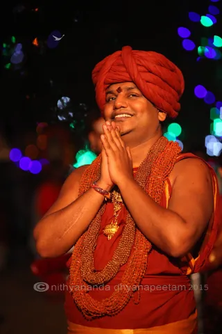 http://nithyananda.org/sites/default/files/photo-gallery/2015-11nov-18th-nithyananda-diary_IMG_8620.JPG_banglr-adheenam-nithyanandeshwara-brahmotsavam-procession-swamiji.JPG