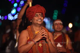 http://nithyananda.org/sites/default/files/photo-gallery/2015-11nov-18th-nithyananda-diary_IMG_8630.JPG_banglr-adheenam-nithyanandeshwara-brahmotsavam-procession-swamiji.JPG