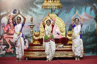 http://nithyananda.org/sites/default/files/photo-gallery/2015-11nov-19th-nithyananda-diary_IMG_9568_banglr-adheenam-nithyanandeshwara-brahmotsavam-culturals-bharatanatyam.JPG