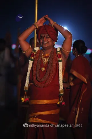 http://nithyananda.org/sites/default/files/photo-gallery/2015-11nov-19th-nithyananda-diary_IMG_9847_banglr-adheenam-nithyanandeshwara-brahmotsavam-procession-swamiji.JPG