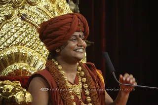 http://nithyananda.org/sites/default/files/photo-gallery/2015-11nov-21st-nithyananda-diary_IMG_9188_blr-adheenam-samaya-vishesha-deeksha-swamiji.JPG