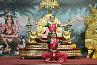 http://nithyananda.org/sites/default/files/photo-gallery/2015-11nov-22nd-nithyananda-diary_IMG_9950_blr-adheenam-nithyanandeshwara-brahmotsavam-evening-culturals-bharatanatyam.JPG