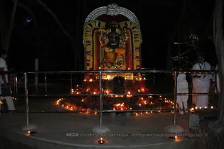 http://nithyananda.org/sites/default/files/photo-gallery/2015-11nov-25th-nithyananda-diary_IMG_1616_blr-adheenam-nithyanandeshwara-brahmotsavam-evening-karthigai-deepam-daskshinamurthy.JPG