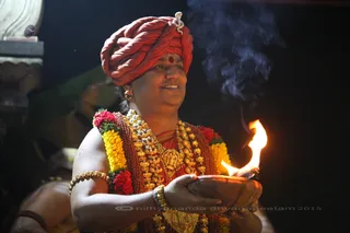 http://nithyananda.org/sites/default/files/photo-gallery/2015-11nov-25th-nithyananda-diary_IMG_3967_blr-adheenam-nithyanandeshwara-brahmotsavam-morning-bharani-deepam-temple-swamiji.JPG