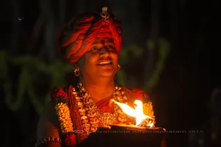 http://nithyananda.org/sites/default/files/photo-gallery/2015-11nov-25th-nithyananda-diary_IMG_4000_blr-adheenam-nithyanandeshwara-brahmotsavam-morning-bharani-deepam-temple-swamiji.JPG