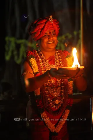 http://nithyananda.org/sites/default/files/photo-gallery/2015-11nov-25th-nithyananda-diary_IMG_4017_blr-adheenam-nithyanandeshwara-brahmotsavam-morning-bharani-deepam-temple-swamiji.JPG