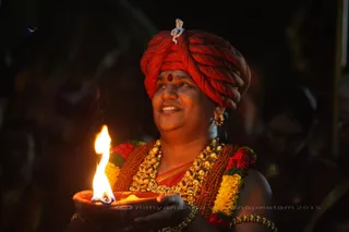 http://nithyananda.org/sites/default/files/photo-gallery/2015-11nov-25th-nithyananda-diary_IMG_4090_blr-adheenam-nithyanandeshwara-brahmotsavam-morning-bharani-deepam-temple-swamiji.JPG