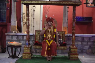 Our Ishta Devata, His Holiness Bhagavan Bhagavan Sri Nithyananda Paramashivam, sits Blessing the World