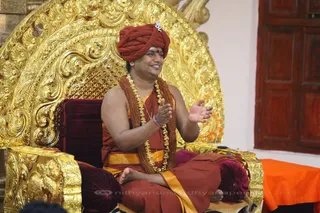 http://nithyananda.org/sites/default/files/photo-gallery/2015-11nov-25th-nithyananda-diary_IMG_4835_blr-adheenam-nithyanandeshwara-brahmotsavam-evening-culturals-brahmotsavam-swamiji.JPG