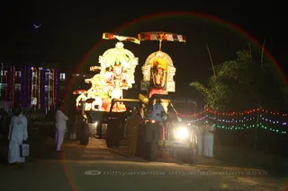 http://nithyananda.org/sites/default/files/photo-gallery/2015-11nov-25th-nithyananda-diary_IMG_5067_blr-adheenam-karthigai-deepam-nithyanandeshwara-procession-deities.JPG