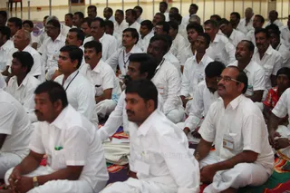 http://nithyananda.org/sites/default/files/photo-gallery/2015-11nov-28th-nithyananda-diary_IMG_5304_blr-adheenam-samaya-deeksha-crowd-participants.JPG