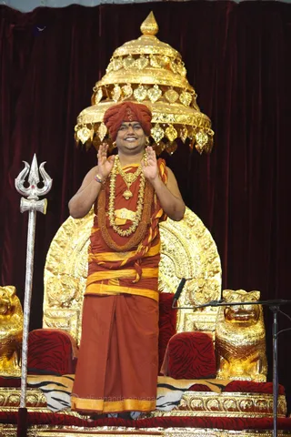 http://nithyananda.org/sites/default/files/photo-gallery/2015-11nov-28th-nithyananda-diary_IMG_5324_blr-adheenam-samaya-deeksha-swamiji.JPG