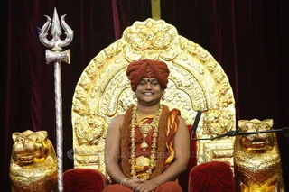 http://nithyananda.org/sites/default/files/photo-gallery/2015-11nov-28th-nithyananda-diary_IMG_5339_blr-adheenam-samaya-deeksha-swamiji.JPG