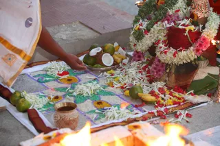 http://nithyananda.org/sites/default/files/photo-gallery/2015-11nov-28th-nithyananda-diary_IMG_5385_blr-adheenam-samaya-deeksha-homa.JPG