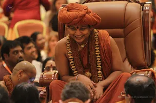 http://nithyananda.org/sites/default/files/photo-gallery/2015-12dec-23rd-nithyananda-diary_IMG_8162_nithyanandoham_1008_phuket_QnA_swamiji.JPG