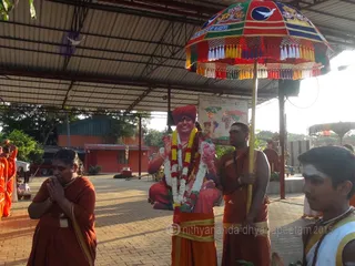 http://nithyananda.org/sites/default/files/photo-gallery/2015-12dec-24th-nithyananda-diary_DSC00026_bidadi-nithyananda-brahmotsava-jayanthi-temple-prasad-tiruvannamalai-nithyanandeshwari-temple.JPG