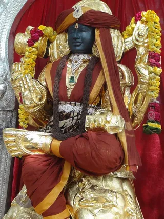 http://nithyananda.org/sites/default/files/photo-gallery/2015-12dec-28th-nithyananda-diary_DSC00070_1_bidadi-nithyananda-jayanthi-brahmotsava-alankara-dakshinamurthy-temple.JPG