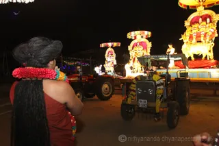 http://nithyananda.org/sites/default/files/photo-gallery/2015-12dec-31st-nithyananda_IMG_5404_bidadi-nithyananda-jayanthi-brahmotsavam-procession-swamiji.JPG