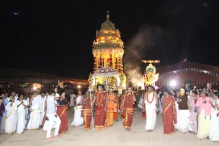 http://nithyananda.org/sites/default/files/photo-gallery/2015-12dec-31st-nithyananda_IMG_5436_bidadi-nithyananda-jayanthi-brahmotsavam-procession-swamiji.JPG