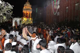 http://nithyananda.org/sites/default/files/photo-gallery/2015-12dec-31st-nithyananda_IMG_5469_bidadi-nithyananda-jayanthi-brahmotsavam-procession-swamiji.JPG