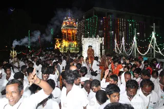 http://nithyananda.org/sites/default/files/photo-gallery/2015-12dec-31st-nithyananda_IMG_5481_bidadi-nithyananda-jayanthi-brahmotsavam-procession-swamiji.JPG