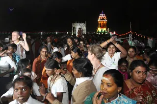http://nithyananda.org/sites/default/files/photo-gallery/2015-12dec-31st-nithyananda_IMG_5578_bidadi-nithyananda-jayanthi-brahmotsavam-procession-swamiji.JPG