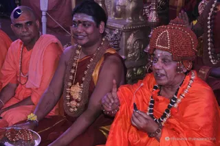 http://nithyananda.org/sites/default/files/photo-gallery/2015-14sep-08th_nithyanda-diary_IMG_6817_nasik-bandara-ananda-akkata-swamiji.JPG