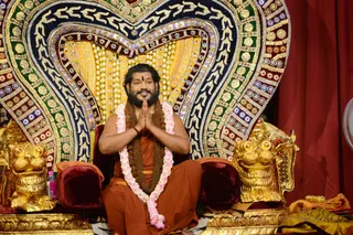 https://www.nithyananda.org/sites/default/files/photo-gallery/2016-10oct-11th-nithyananda-diary_DSC_3430_bengaluru-aadheenam-IA-day20-navaratri-energy-murthy-darshan-swamiji_0.jpg
