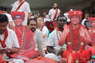 https://www.nithyananda.org/sites/default/files/photo-gallery/2016-10oct-11th-nithyananda-diary_IMG_1241_bengaluru-aadheenam-IA-day20-navaratri-energy-murthy-darshan-participants.jpg