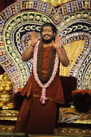https://www.nithyananda.org/sites/default/files/photo-gallery/2016-10oct-11th-nithyananda-diary_IMG_1263_bengaluru-aadheenam-IA-day20-navaratri-energy-murthy-darshan-swamiji.jpg