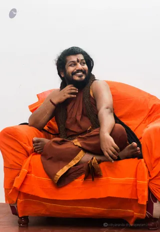 http://nithyananda.org/sites/default/files/photo-gallery/2016-10oct-21st-nithyananda-diary_DSC_6864_salem-aadheenam-swamiji.jpg