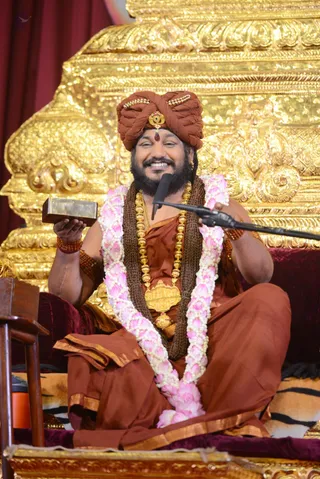 http://nithyananda.org/sites/default/files/photo-gallery/2016-10oct-25th-nithyananda-diary_DSC_8626_bengaluru-aadheenam-nithya-satsang-swamiji.jpg