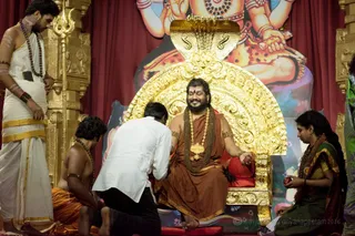 http://nithyananda.org/sites/default/files/photo-gallery/2016-11nov-10th-nithyananda-diary_DSC_5086_bengaluru-aadheenam-kalpataru-darshan-swamiji.jpg