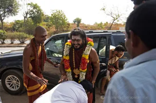 http://nithyananda.org/sites/default/files/photo-gallery/2016-11nov-18th-nithyananda-diary_DSC_8181_bengaluru-aadheenam-localvillage-groundbreaking-ceremony-swamiji.jpg