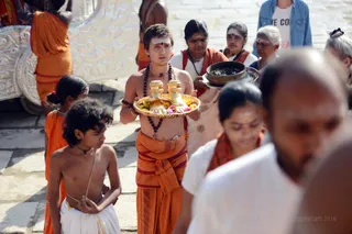 http://nithyananda.org/sites/default/files/photo-gallery/2016-11nov-25th-nithyananda-diary_DSC_8447_bengaluru-nija-pada-procession.jpg