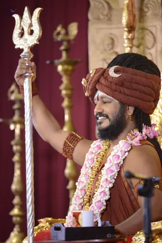http://nithyananda.org/sites/default/files/photo-gallery/2016-11nov-27th-nithyananda-diary_DSC_9212_bengaluru-aadheenam-entering-into-sadashivoham-swamiji.jpg