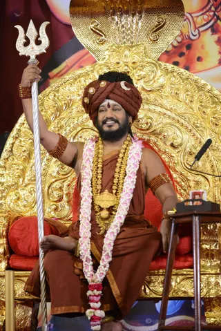 http://nithyananda.org/sites/default/files/photo-gallery/2016-11nov-27th-nithyananda-diary_DSC_9225_bengaluru-aadheenam-entering-into-sadashivoham-swamiji.jpg