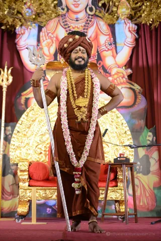 http://nithyananda.org/sites/default/files/photo-gallery/2016-11nov-27th-nithyananda-diary_DSC_9368_bengaluru-aadheenam-entering-into-sadashivoham-swamiji.jpg