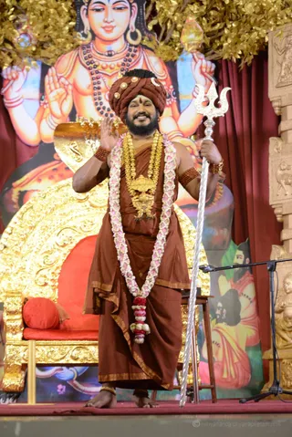 http://nithyananda.org/sites/default/files/photo-gallery/2016-11nov-27th-nithyananda-diary_DSC_9383_bengaluru-aadheenam-entering-into-sadashivoham-swamiji.jpg