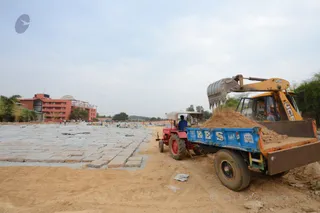 http://nithyananda.org/sites/default/files/photo-gallery/2016-11nov-2nd-nithyananda-diary_DSC_3073_bengaluru-aadheenam-construction-swamiji.jpg