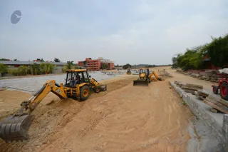 http://nithyananda.org/sites/default/files/photo-gallery/2016-11nov-2nd-nithyananda-diary_DSC_3080_bengaluru-aadheenam-construction-swamiji.jpg