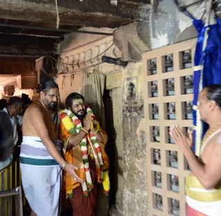 http://nithyananda.org/sites/default/files/photo-gallery/2016-11nov-30th-nithyananda-diary_DSC_0288_bengaluru-aadheenam-sadashivoham-day0-melkote-temple.jpg